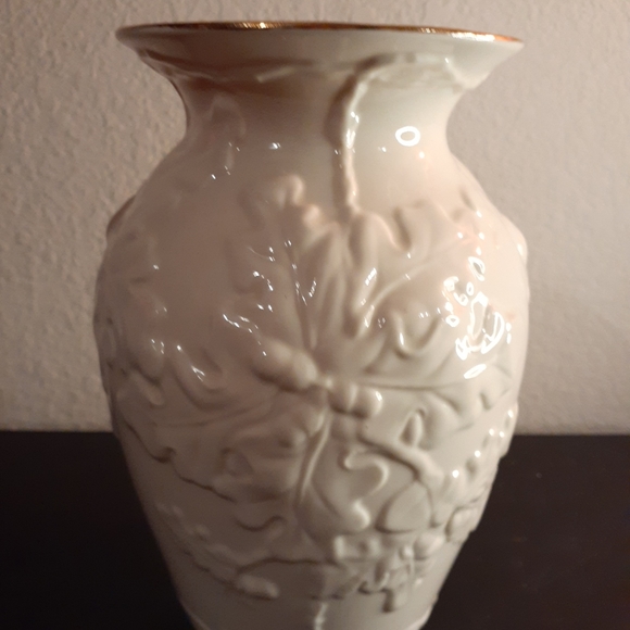 Belleek Art Belleek Ireland Ornate Oak Leaf Fine Porcelain Gold Rim